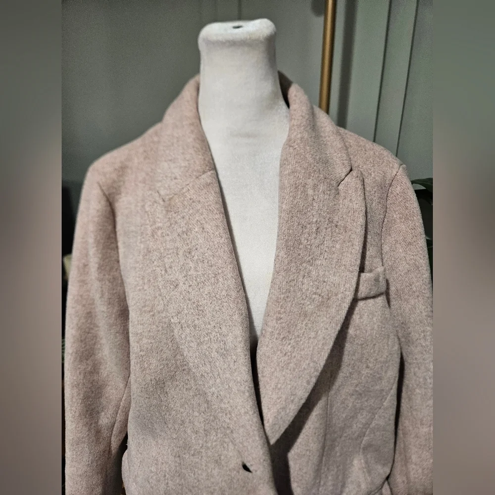 H&M Wool-Blend Tailored Coat – Light Beige Marl | Size 10.